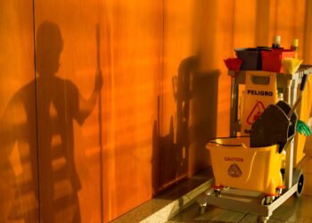 15 Essential Cleaning Business Equipment You Need: Complete Startup Checklist