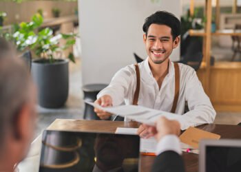 10 Recruiting Strategies for Small Businesses: Step-by-Step Guide to Hiring Great Employees